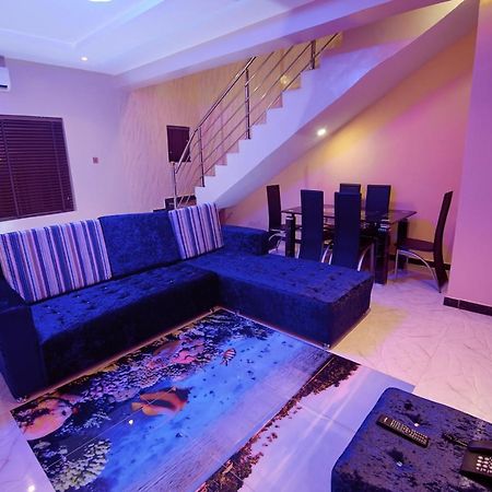 Double M Exquisite Suites And Lounge Lekki Ogombo Екстериор снимка
