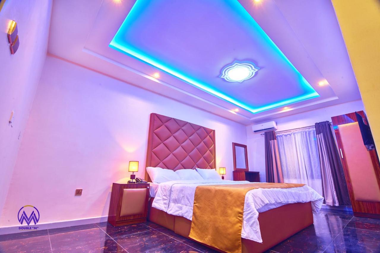 Double M Exquisite Suites And Lounge Lekki Ogombo Екстериор снимка