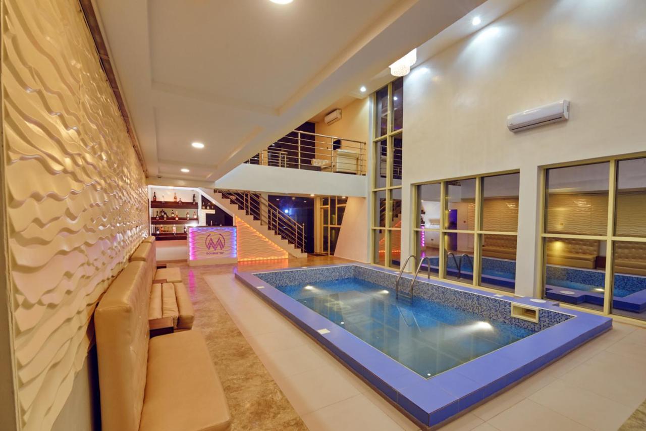 Double M Exquisite Suites And Lounge Lekki Ogombo Екстериор снимка