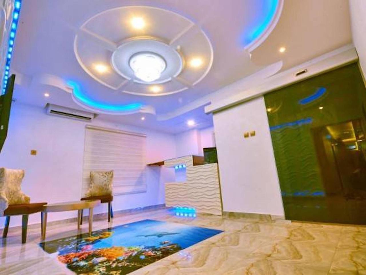 Double M Exquisite Suites And Lounge Lekki Ogombo Екстериор снимка