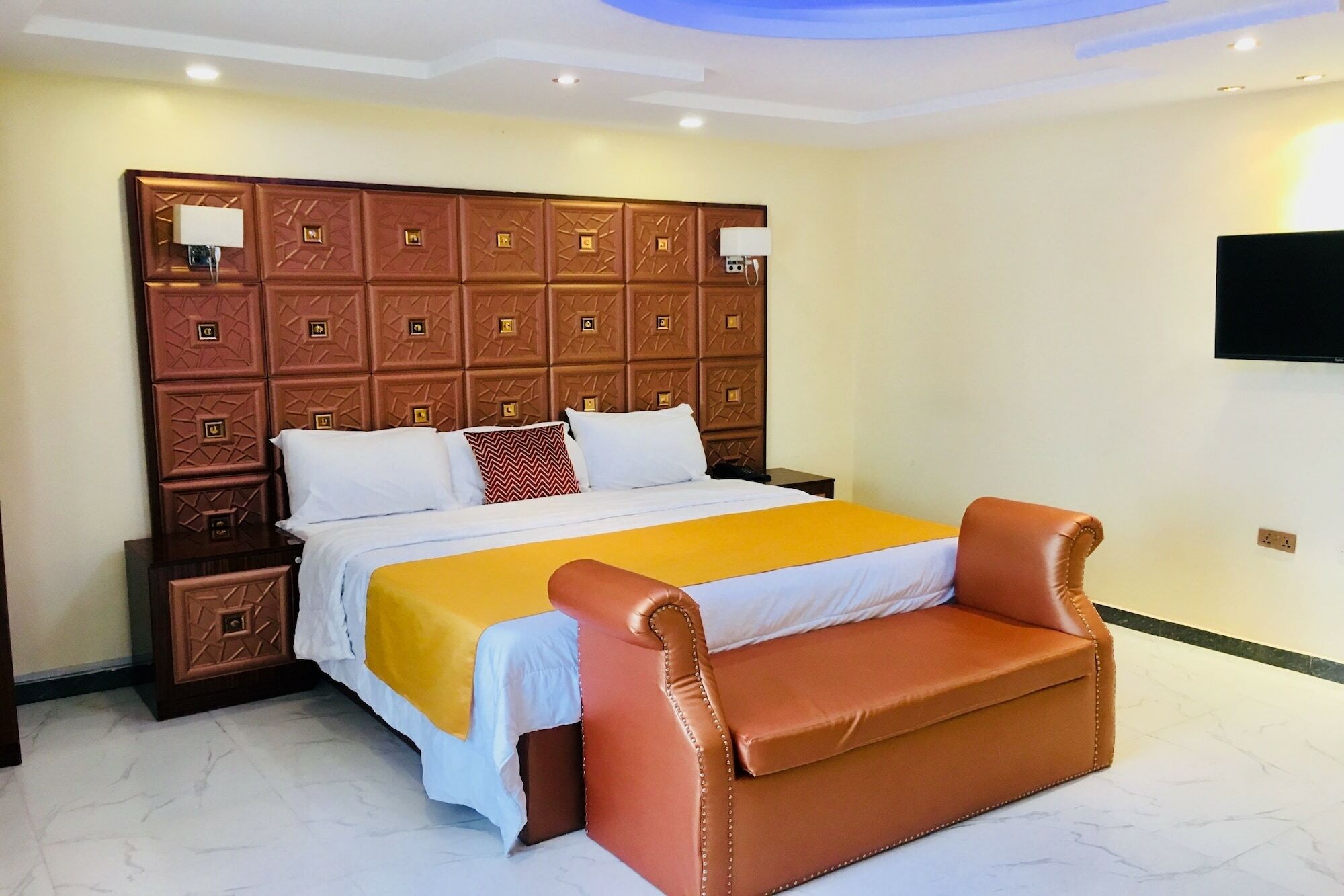 Double M Exquisite Suites And Lounge Lekki Ogombo Екстериор снимка